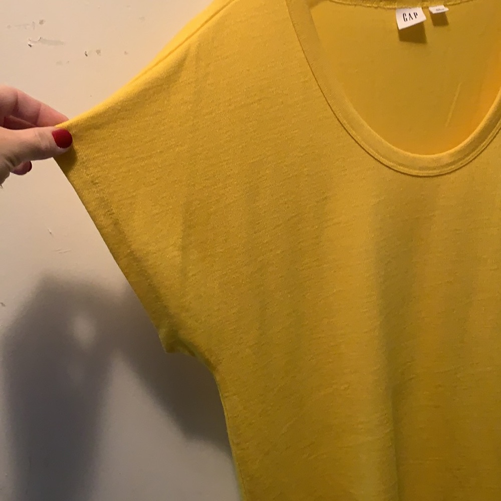 Yellow tee - Picture 4 of 4